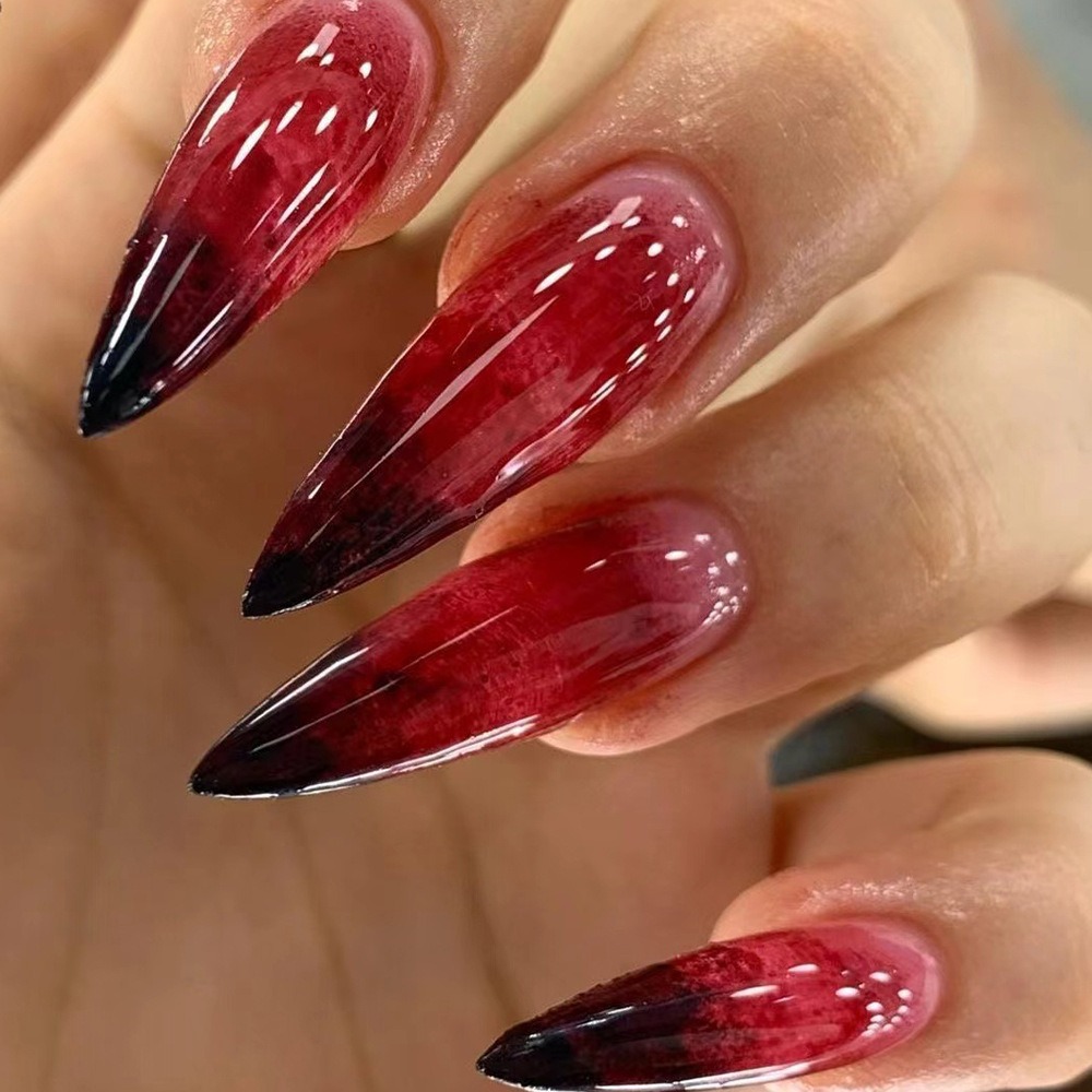 Nail Art Vampire - 24 قطعة من الأظافر الاصطناعية بتصميم