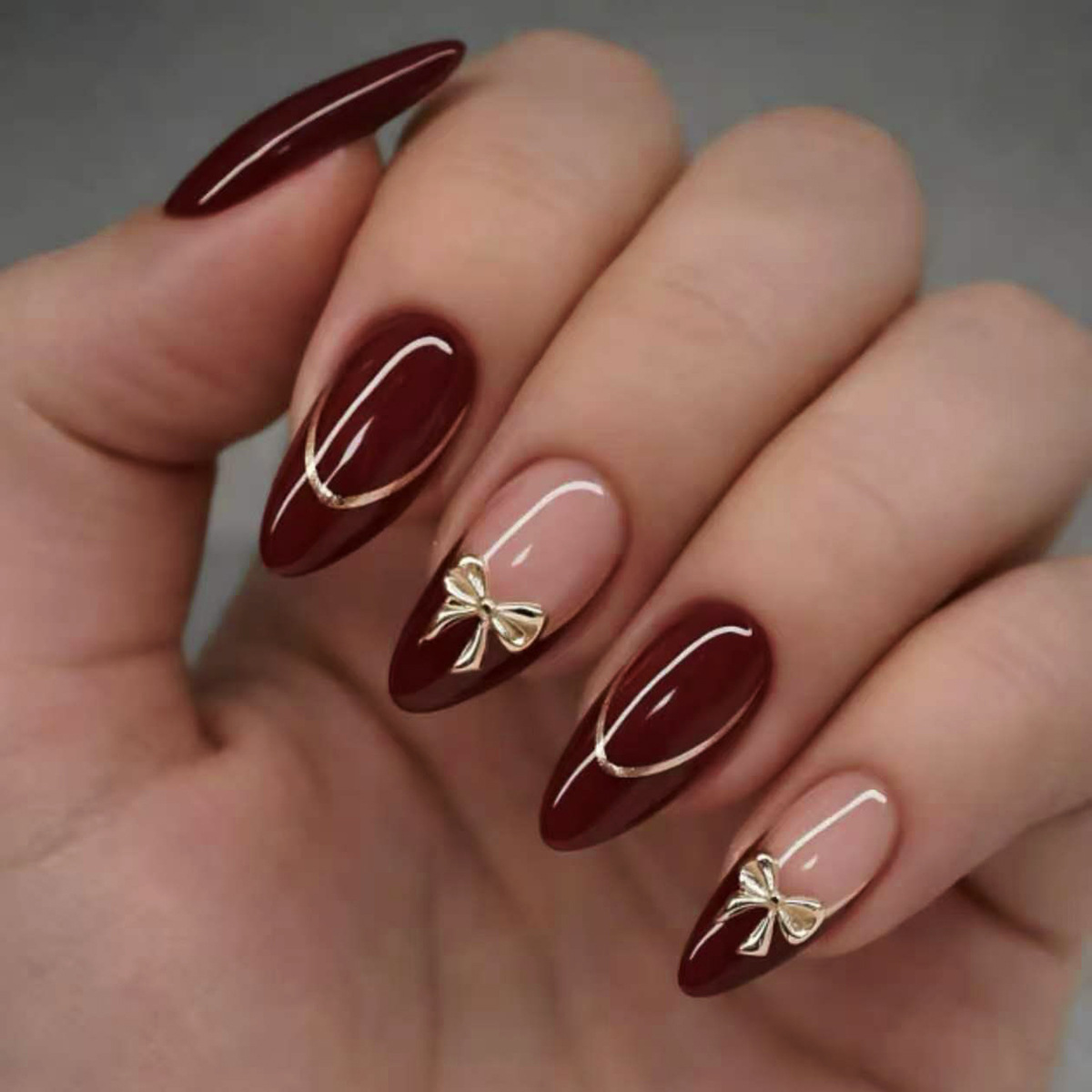 24 قطعة من الأظافر الاصطناعية  - مراجعة Nail Art Red وسعره