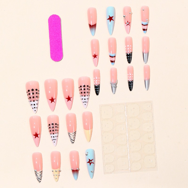 24 قطعة من الأظافر الاصطناعية  - مراجعة Nail Art Zebra وسعره