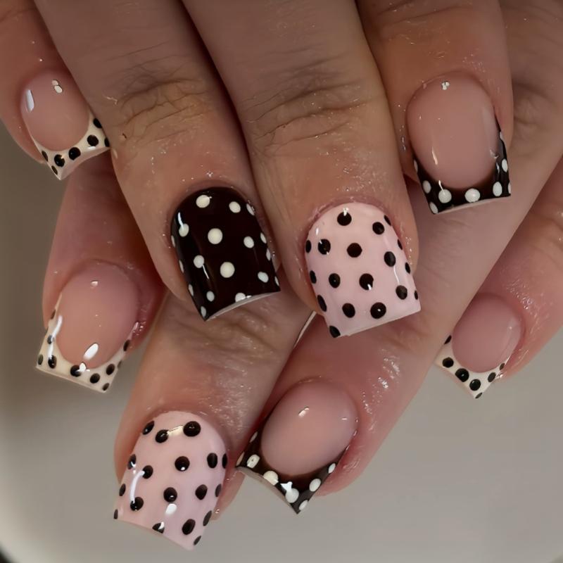 24 قطعة من الأظافر الصناعية ال - مراجعة Nail Art Zebra وسعره
