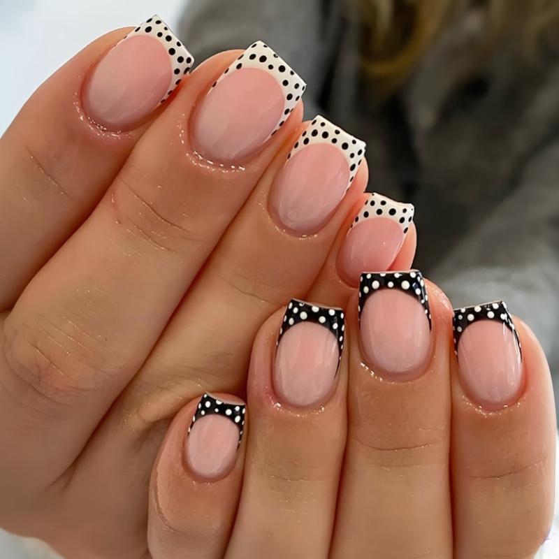 24 قطعة من الأظافر الصناعية ال - مراجعة Nail Art Zebra وسعره