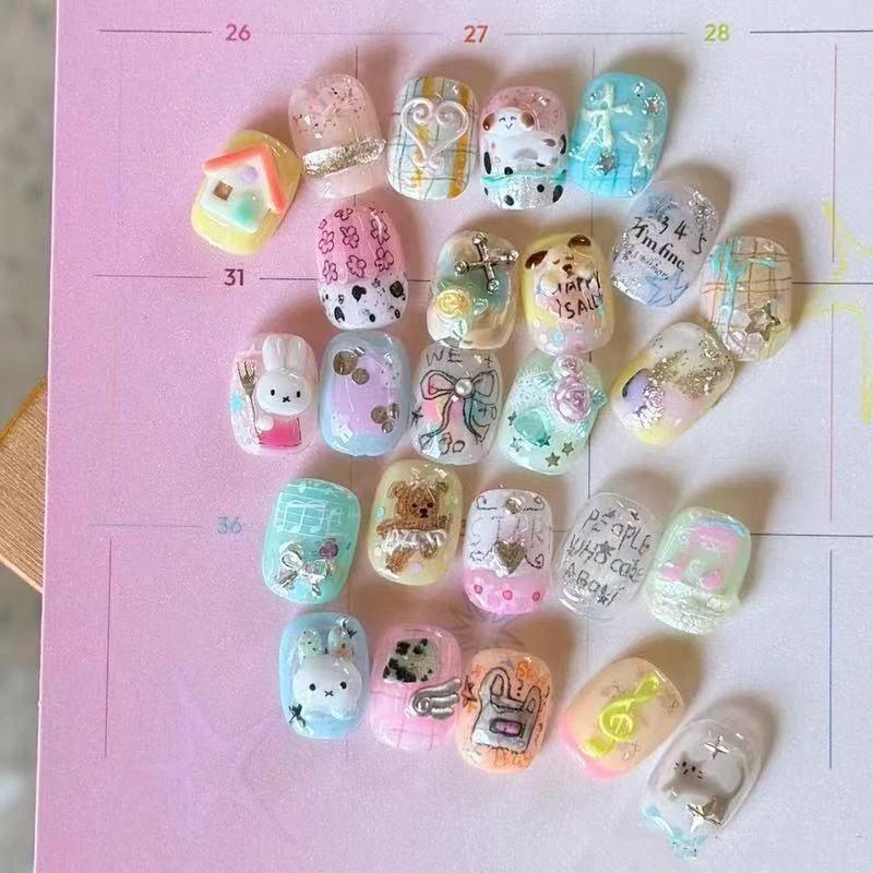 قالب سيليكون ثلاثي الأبعاد لفن - مراجعة Nail Art Motif وسعره