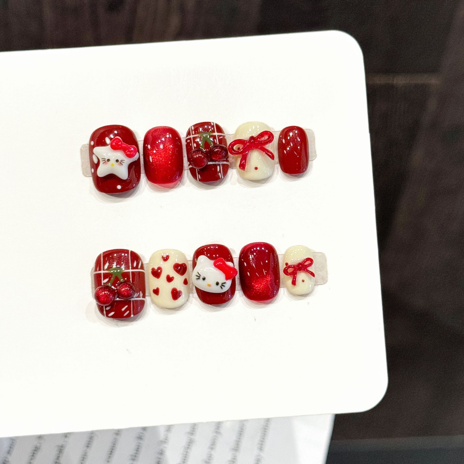 10 قطع من الأظافر الاصطناعية ا - مراجعة Nail Art Red وسعره